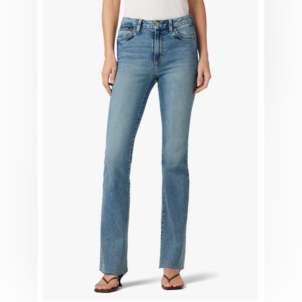 Joe’s Jeans (NEW); Size: 33; Color: Medium Wash